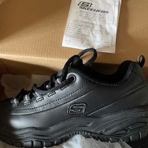 BLACK AND PINK NON-SLIP SKETCHERS WORK SHOES SIZE 5.5 AMAZING SHAPE